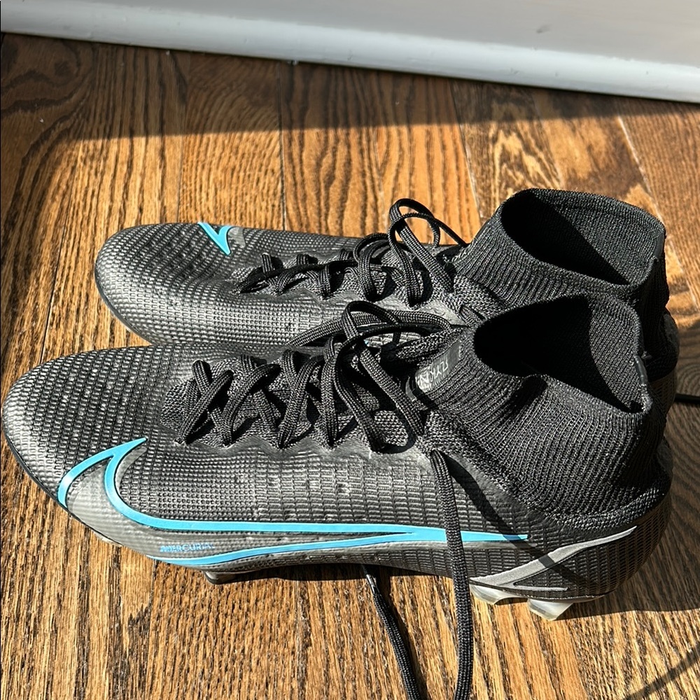 Nike brand new men’s soccer cleats size 7.5
